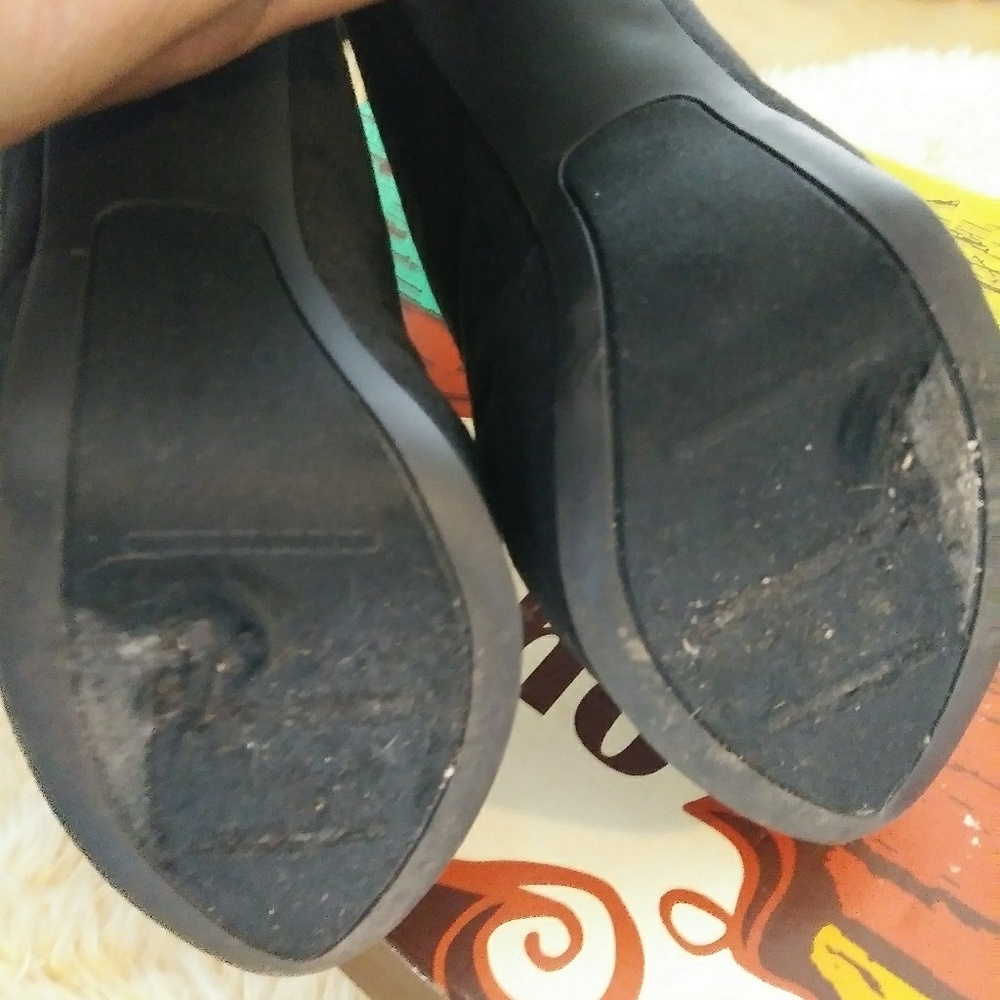 Black heels - Picture 4 of 4